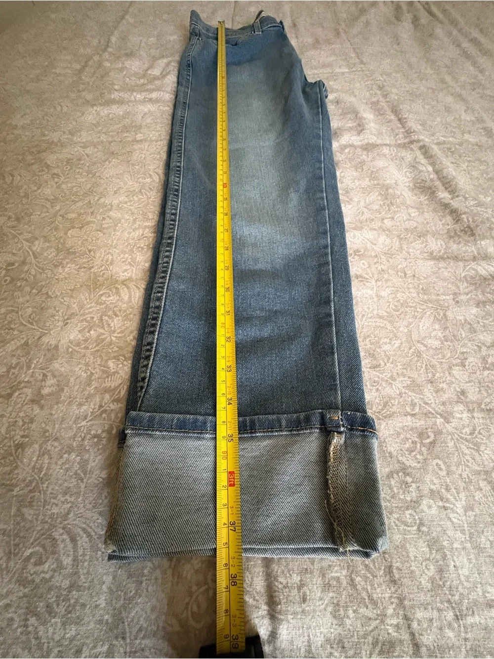 Levi's vintage Mid Rise Boyfriend Jeans in Medium Blue Wash Size 6